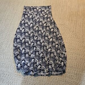 LuLaRoe Navy and White Chevron Maxi Skirt Polyester Made In USA